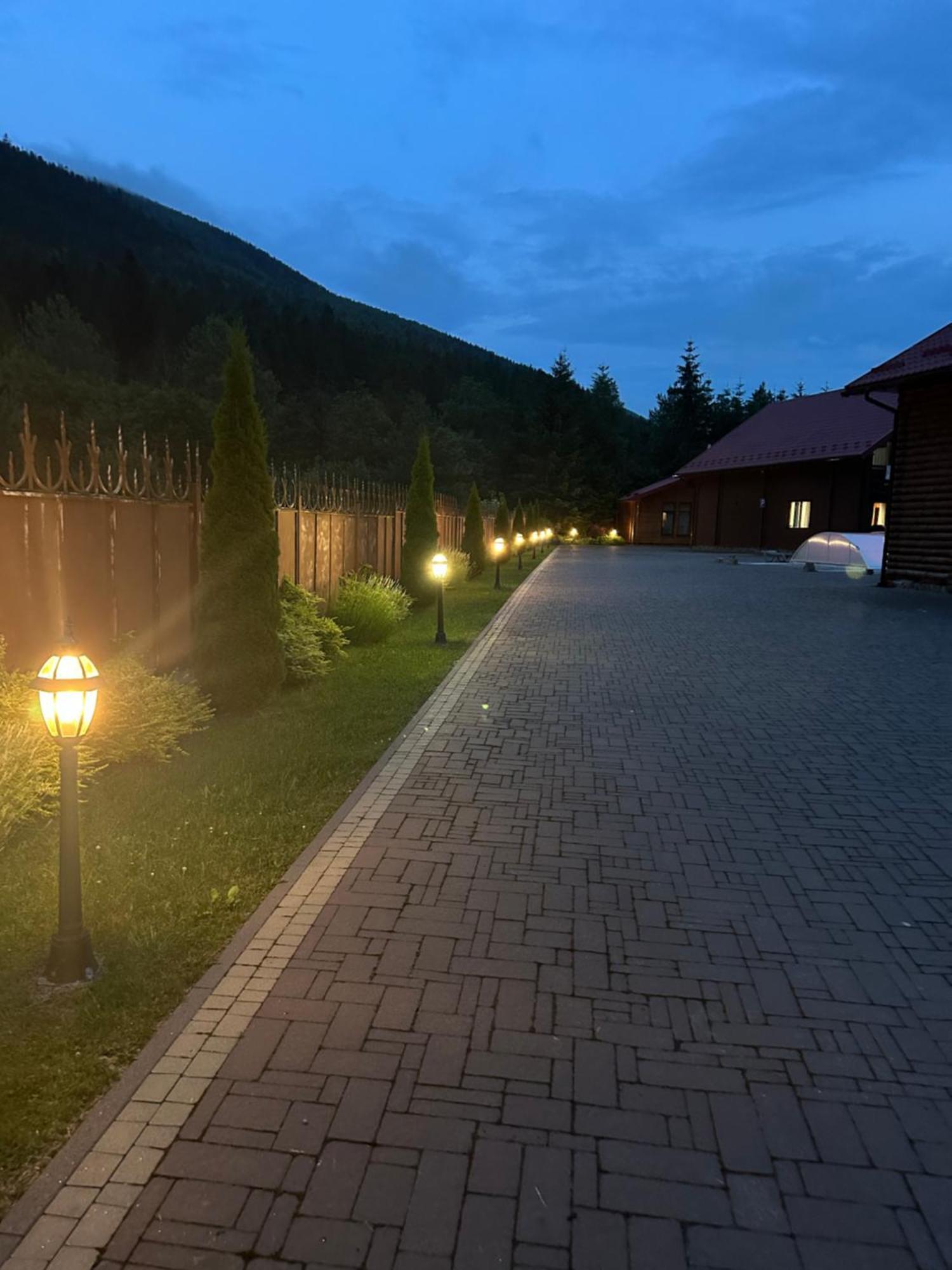 Villa Bambetli Tatariv Esterno foto