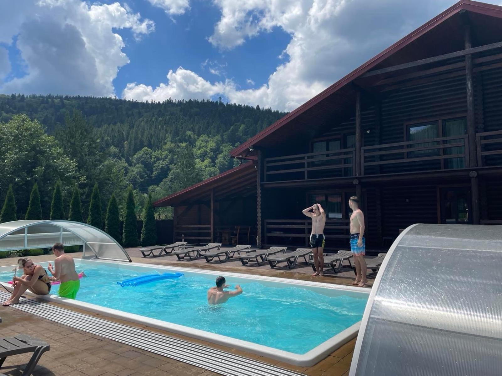 Villa Bambetli Tatariv Esterno foto