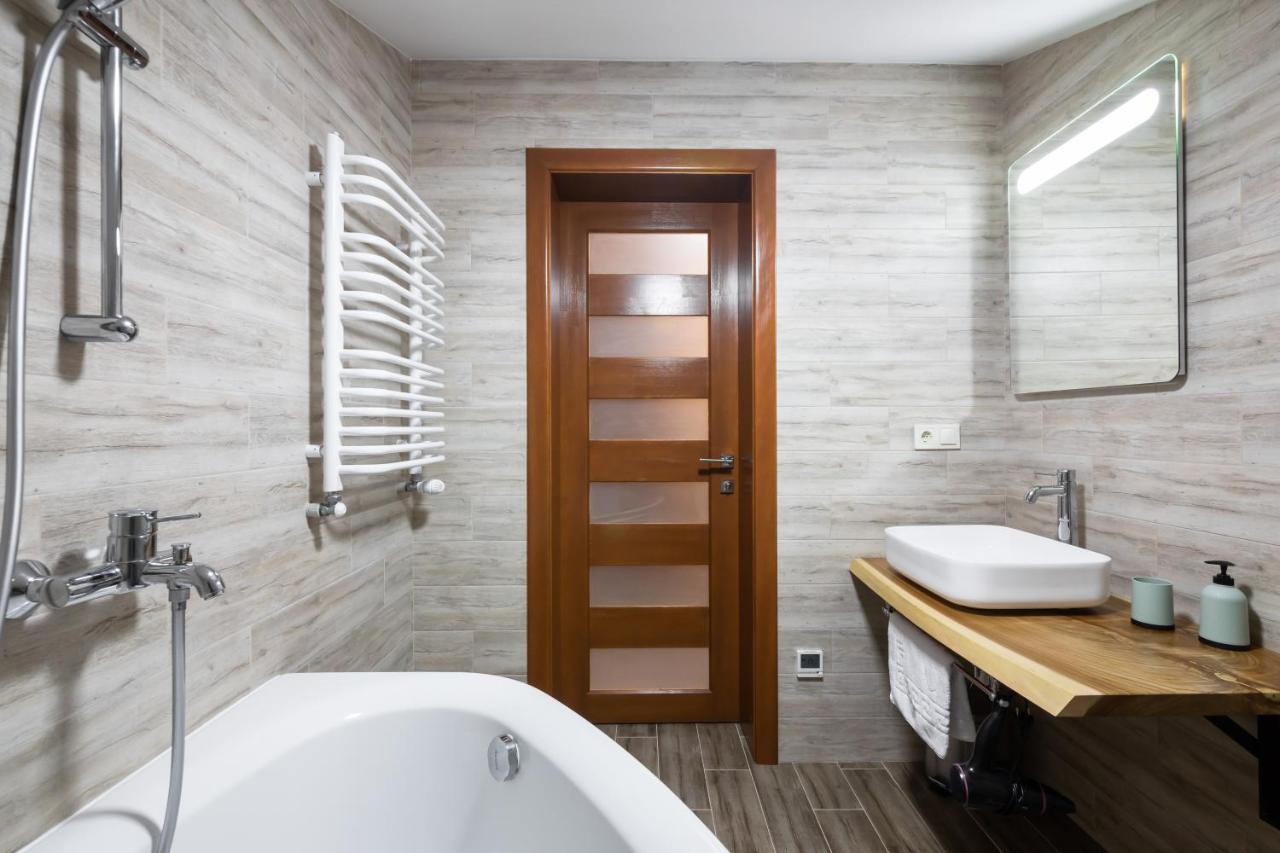 Villa Bambetli Tatariv Esterno foto